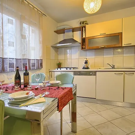 Chiara Apartament *